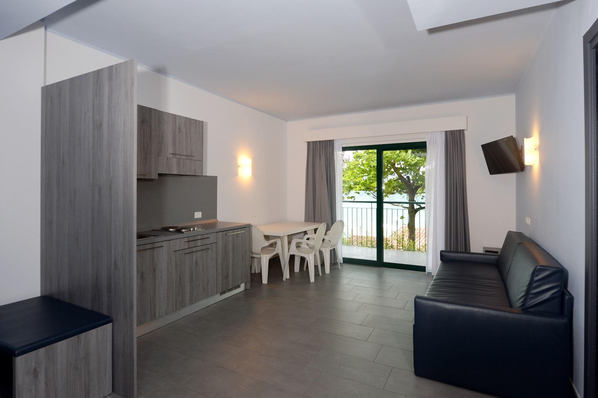 Club Del Sole Desenzano Boutique 4*