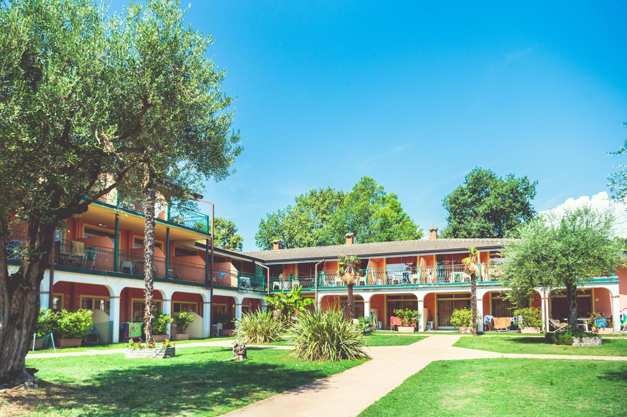 Desenzano Village Aparthotel 4*